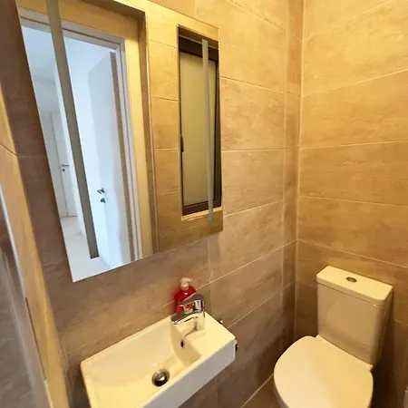 Paceville Glow 5 *