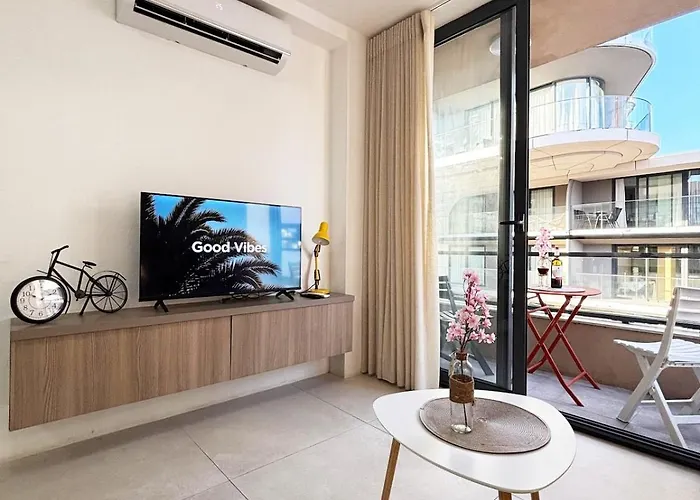 Paceville Glow 5 * St. Julian's